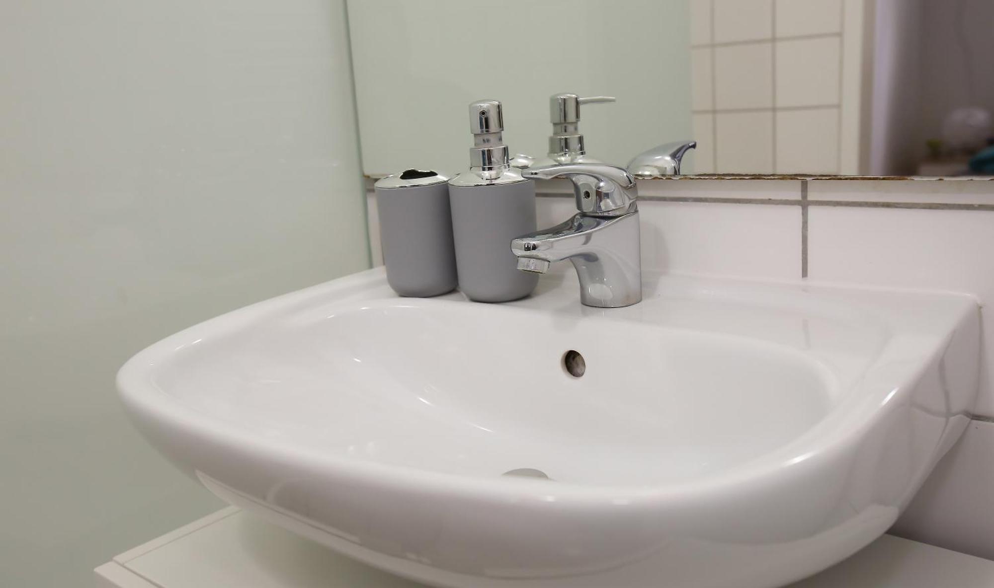 Downtown Bliss Modern Retreat With Free Parking And Fast Internet 600 Mbits Lejlighed Wien Eksteriør billede
