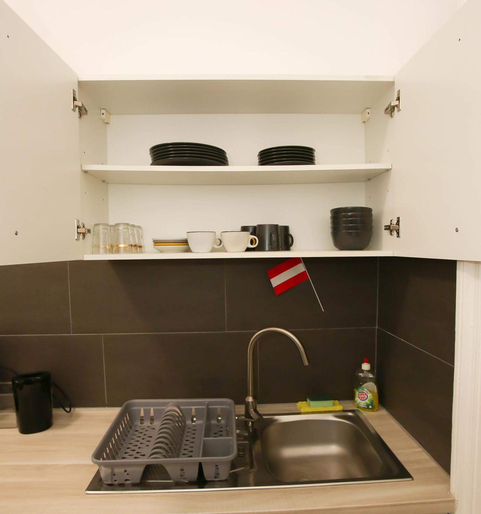 Downtown Bliss Modern Retreat With Free Parking And Fast Internet 600 Mbits Lejlighed Wien Eksteriør billede