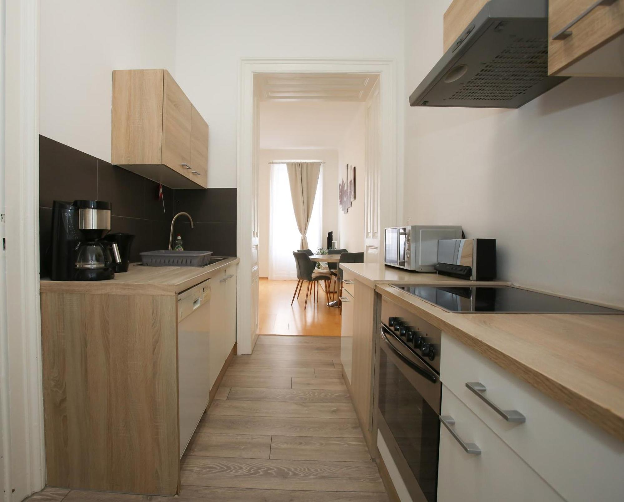 Downtown Bliss Modern Retreat With Free Parking And Fast Internet 600 Mbits Lejlighed Wien Eksteriør billede
