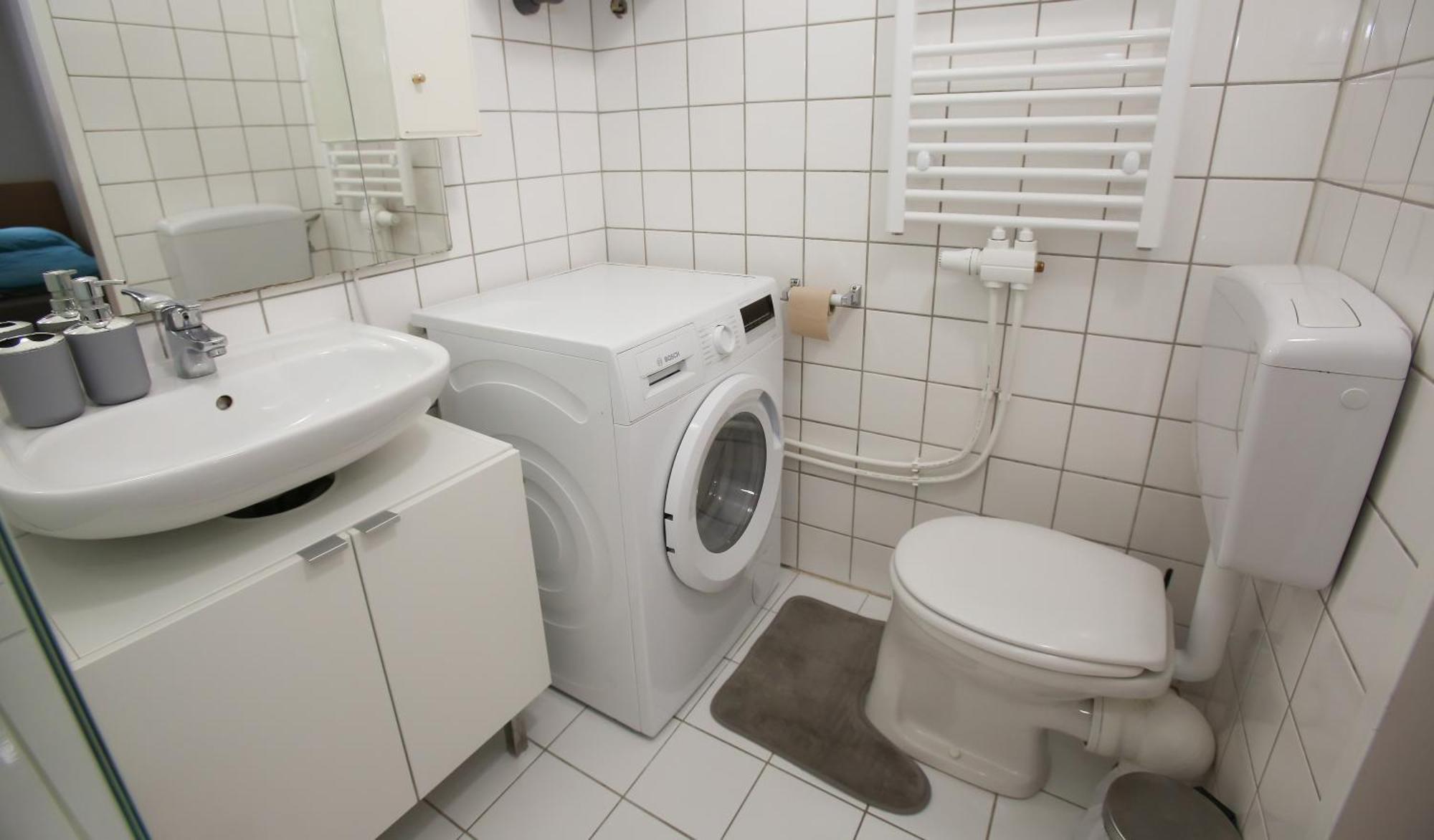 Downtown Bliss Modern Retreat With Free Parking And Fast Internet 600 Mbits Lejlighed Wien Eksteriør billede
