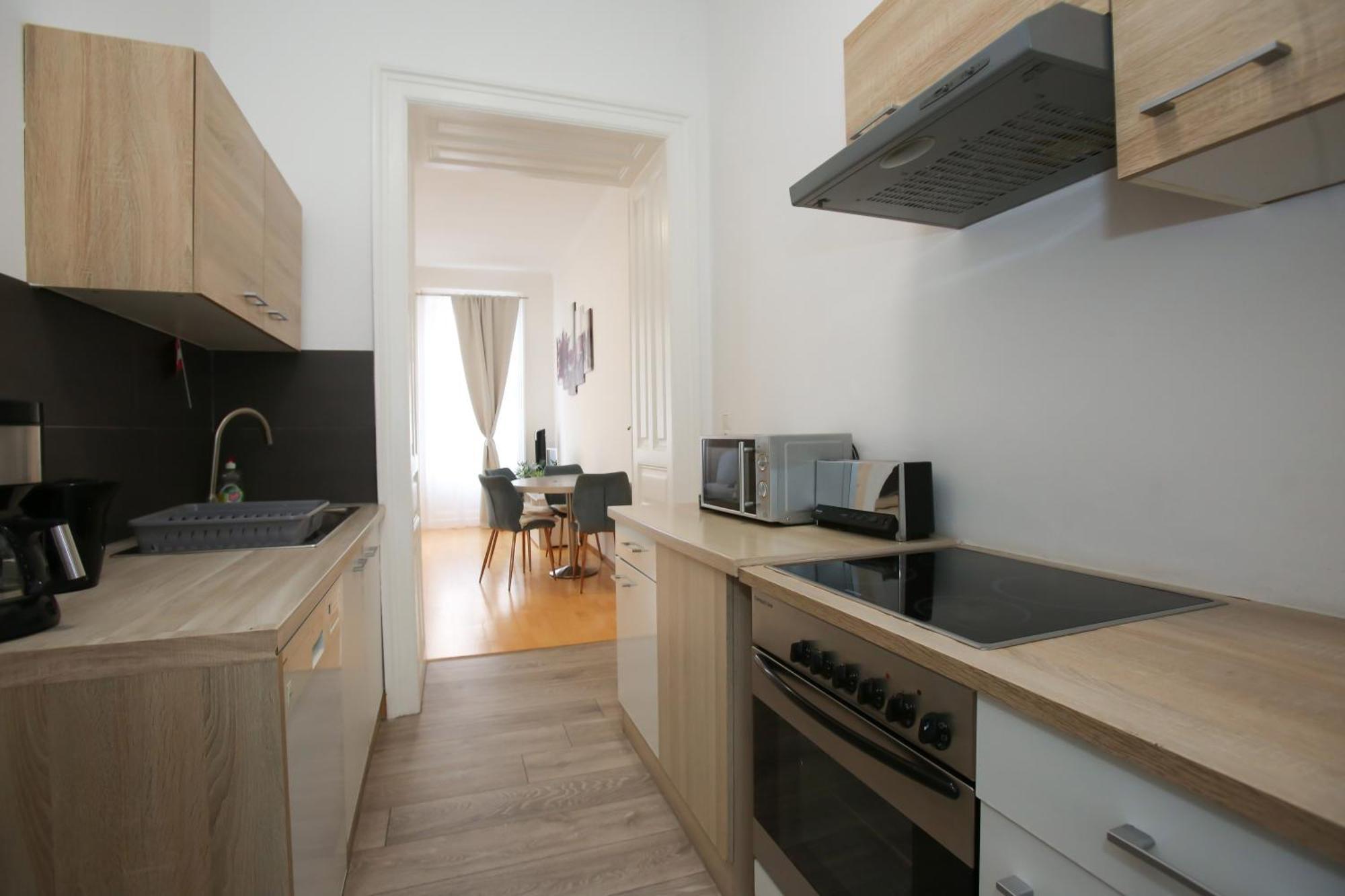 Downtown Bliss Modern Retreat With Free Parking And Fast Internet 600 Mbits Lejlighed Wien Eksteriør billede