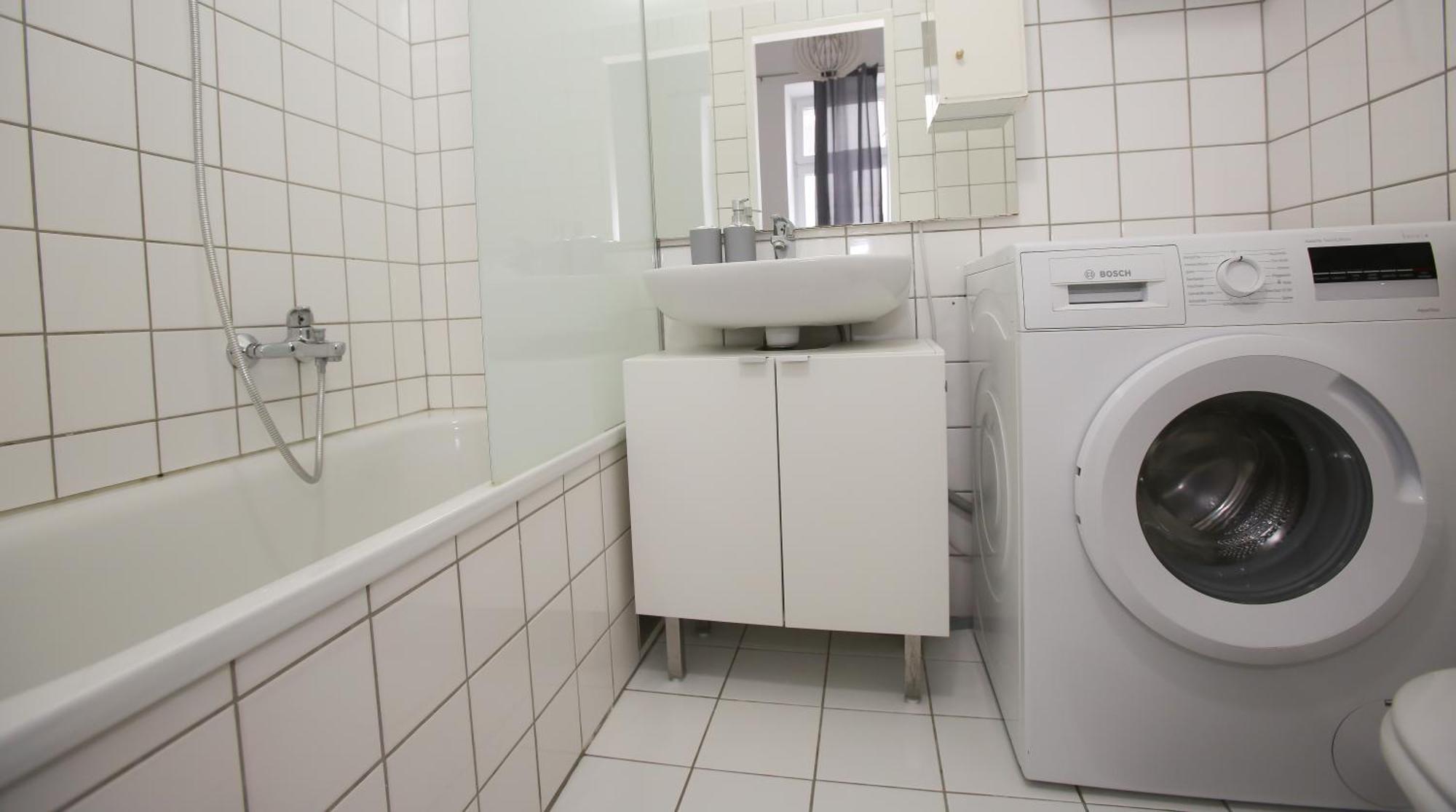Downtown Bliss Modern Retreat With Free Parking And Fast Internet 600 Mbits Lejlighed Wien Eksteriør billede